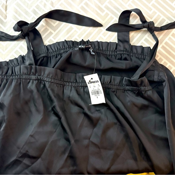 Express Ruffle Cropped Cami Black - size Small NWT - Picture 3 of 5
